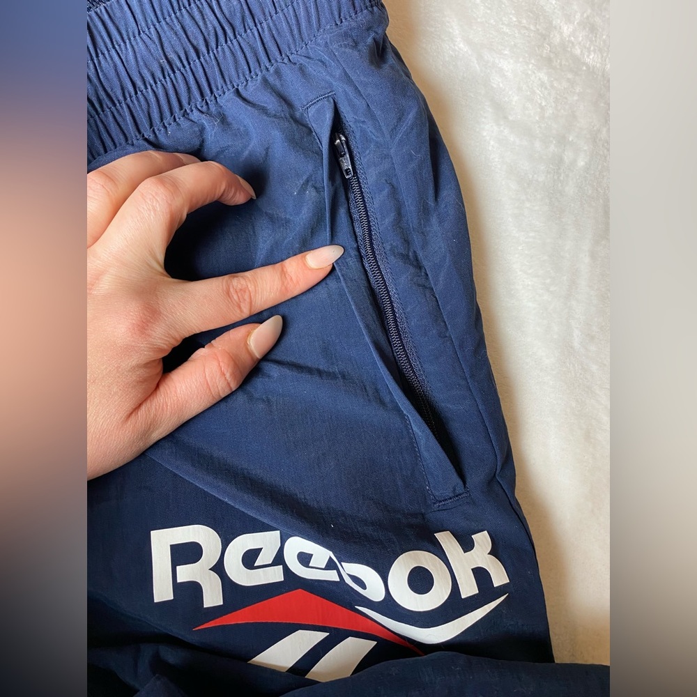 NWT Reebok Classics Nylon Joggers in Navy Cool Retro Size M - Picture 9 of 11